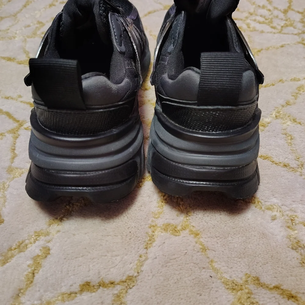 Nike Women's V2K Run Shoes Black